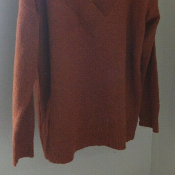 Ava & Viv Rust V-Neck Sweater - Picture 4 of 8
